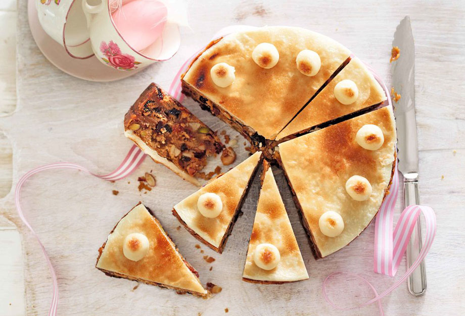 Симнель, или английский пасхальный кекс