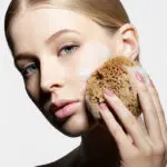 Умывание без воды: топ-5 средств демакияжа и очищения кожи