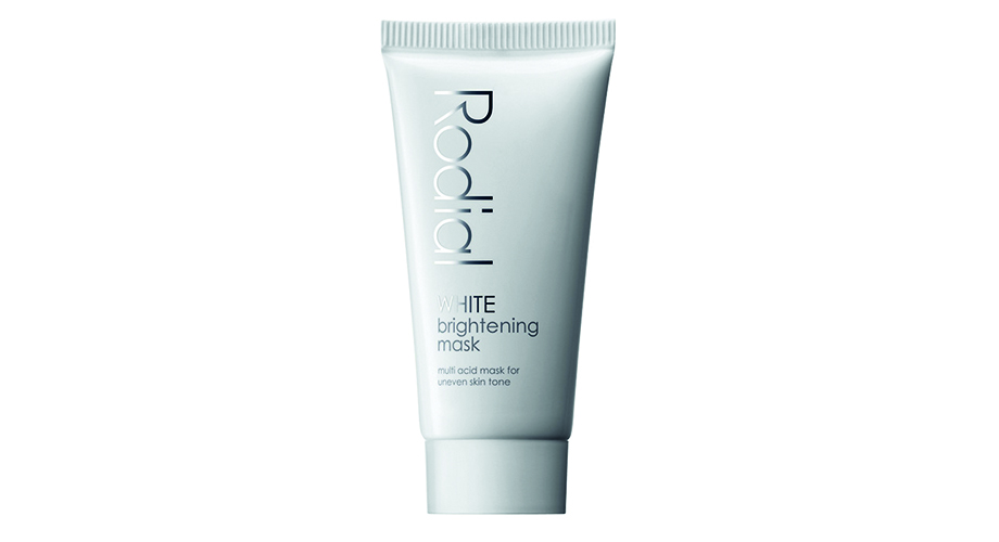 Маска White Brightening Mask, Rodial. Действие энзимов ананаса усиливает комплекс молочной, гликолевой и азелаиновой кислот в составе – вместе они отшелушивают, увлажняют и придают коже сияние. Dermstore.com, $72