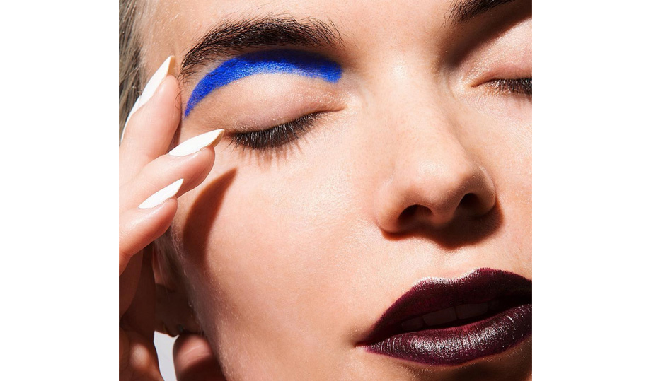 Карли Карделино, бьюти-редактор Cosmopolitan, рассказывает о тренде в своем инстаграме