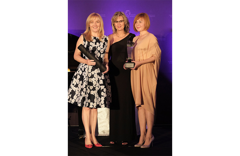 Руководитель Wellness & SPA Виктория Болотова получает премию