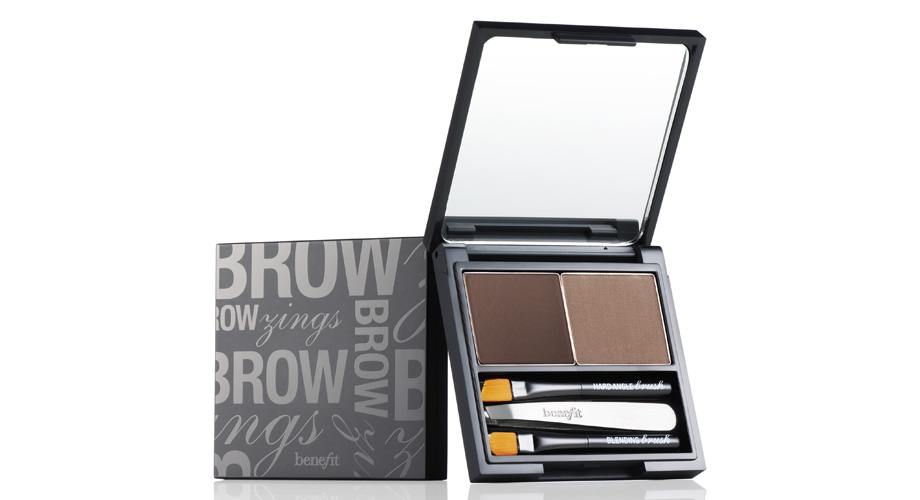 Набор для бровей Brow Zings, Benefit. С него началось триумфальное восхождение такого типа продуктов как «палетка для бровей». Sephora.com, $32