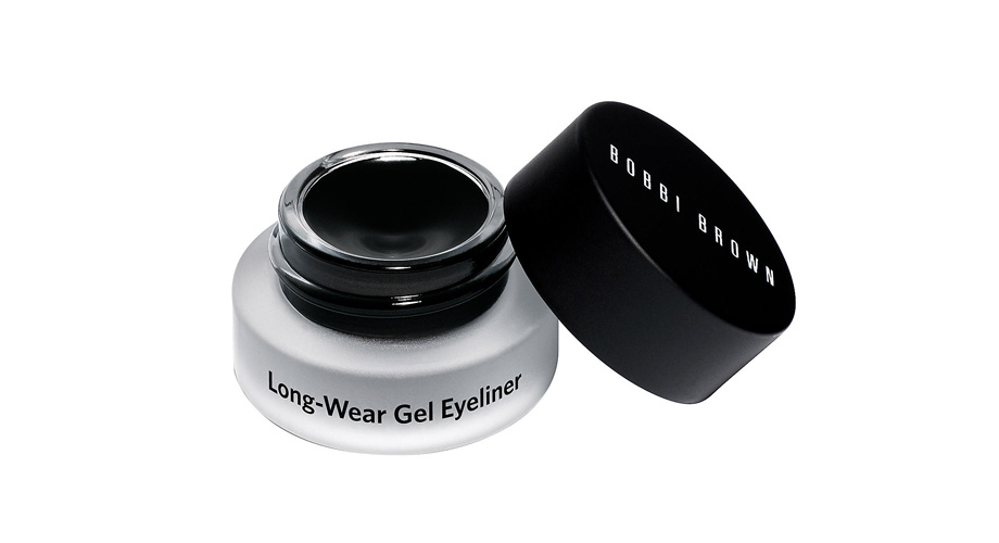 Гелевая подводка Long-Wear Gel Eyeliner, Bobbi Brown. Значится в топ-списке многих селебрити-визажистов, за что и заслужила культовый статус. Sephora.com, $26