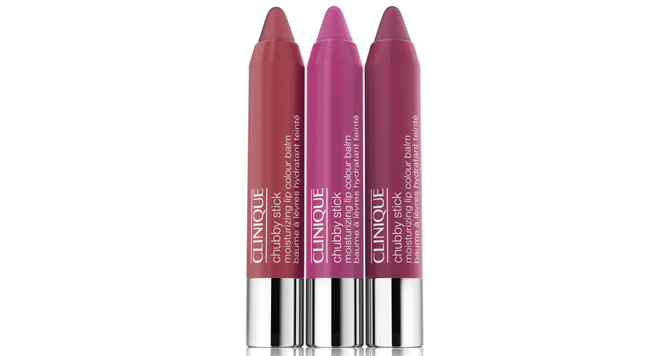 Чабби-стик, Clinique. Это далеко не первые мейкап-продукты в удобном формате карандаша, но точно самые хитовые и копируемые. Letu.ua, 405 грн.