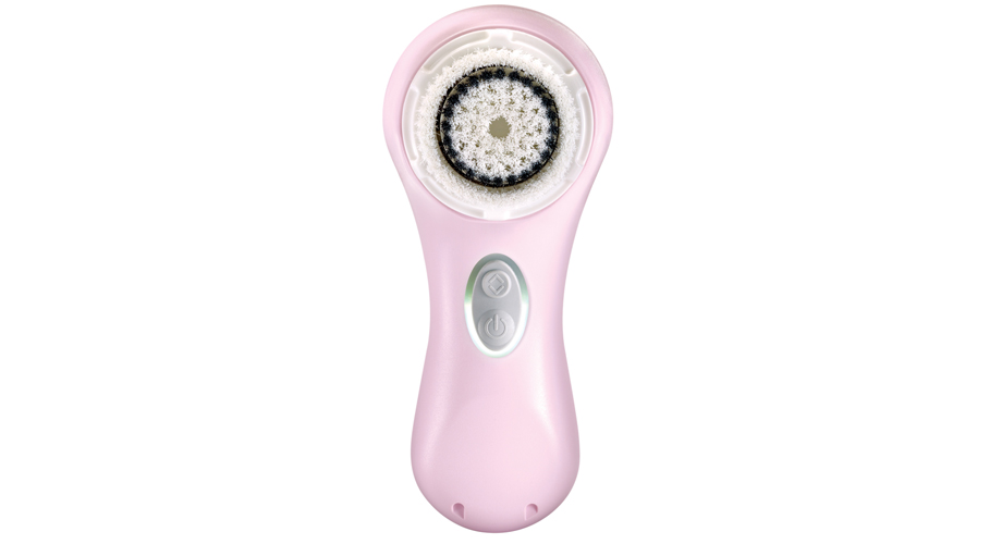 Щетка для умывания Sonic Facial Cleansing Brush, Clarisonic. Самая популярная щетка для очищения кожи. С нее началось повальное увлечение гаджетами для умывания. Clarisonicpro.com.ua, от 3300 грн.