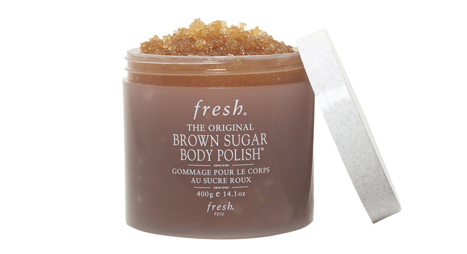 Сахарный скраб для тела Brown Sugar Body Polish, Fresh. Рецепт этого средства основатель марки подсмотрел у своей бабушки. Сейчас сахарные скрабы продают даже в Инстаграм, этот же был и остается первым. Sephora.com, от $67
