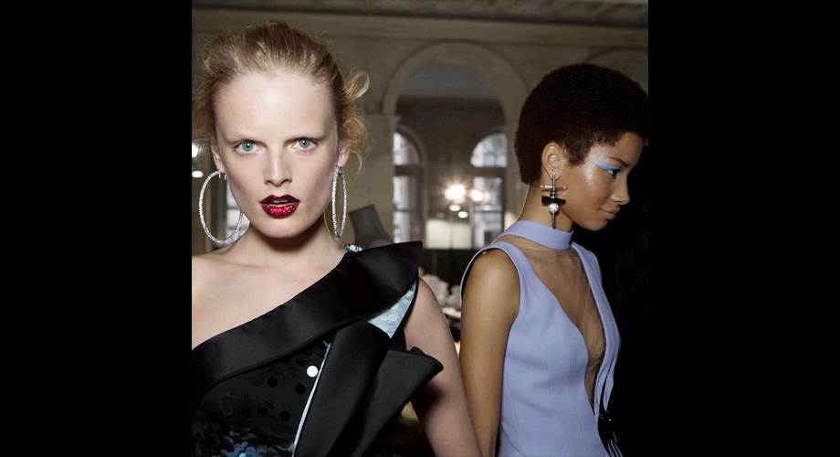 Бьюти-образы с показа Versace