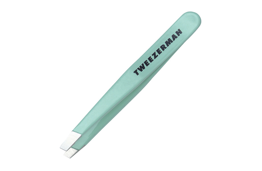 Пинцет Mini Slant Tweezers Green, Tweezerman. Asos.com, $21
