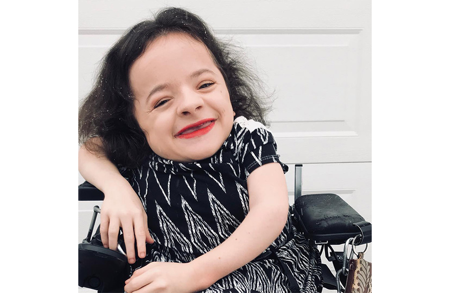 Микаэла Дэверт 