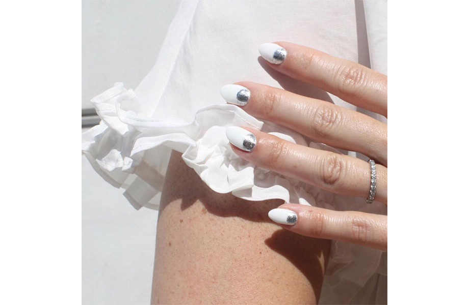 Свадебный маникюр серебро