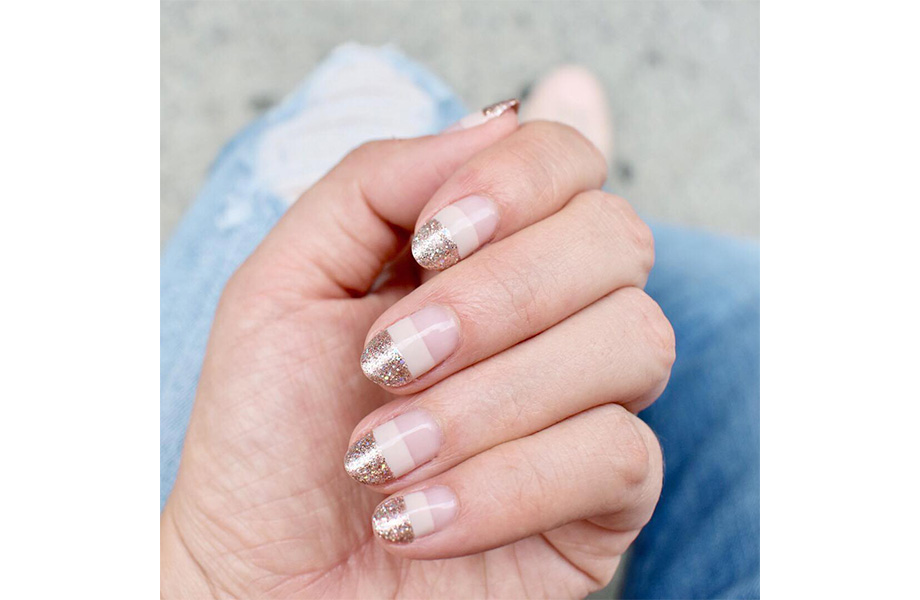 Свадебный маникюр розовое золото