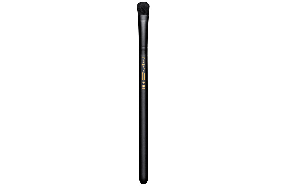 M.A.C Synthetic Fluffy Eye Brush
