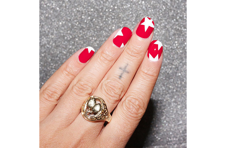 Новогодний маникюр звезды