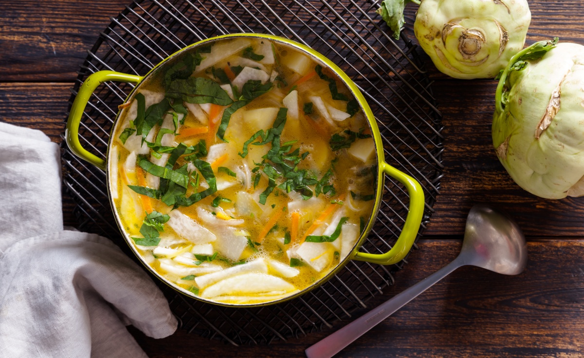 Рагу из кольраби и лука-порея