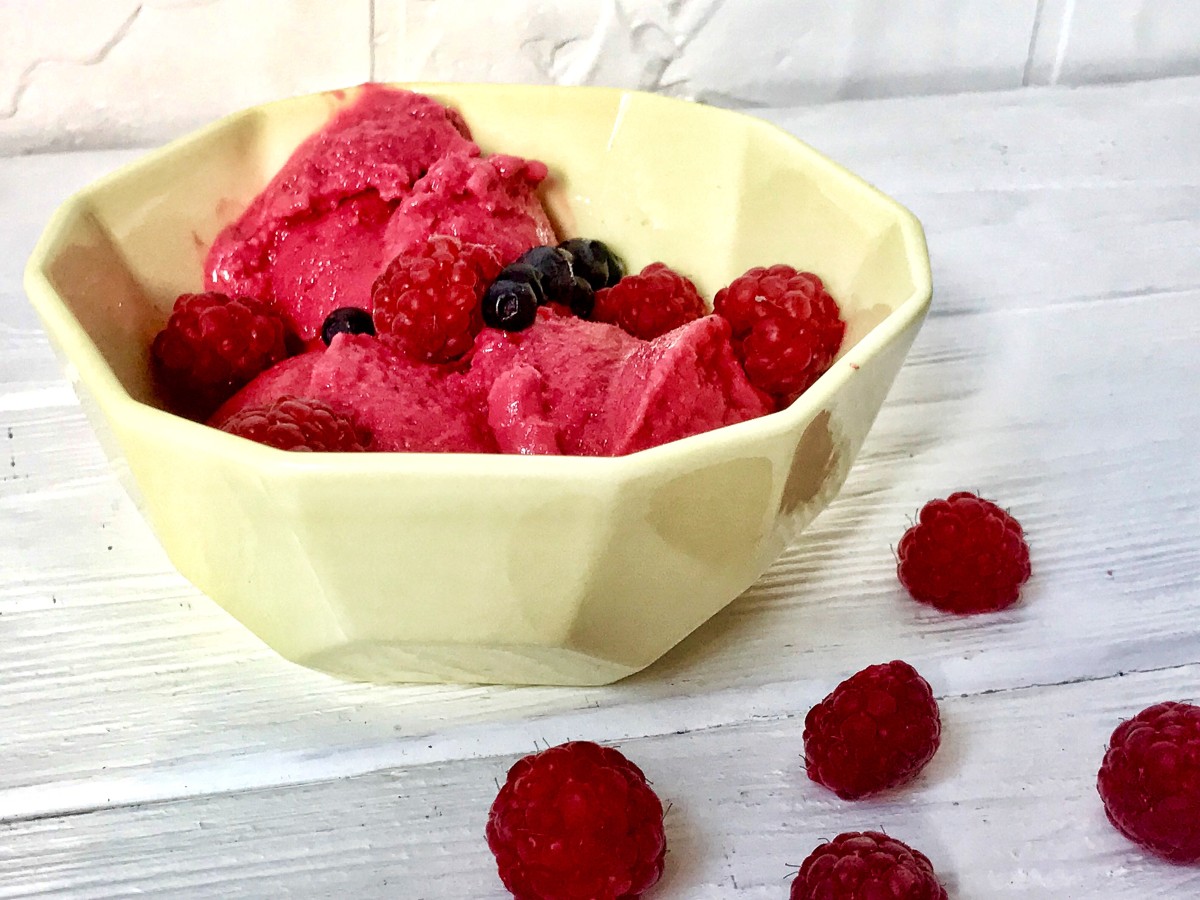 Малиновый замороженный йогурт