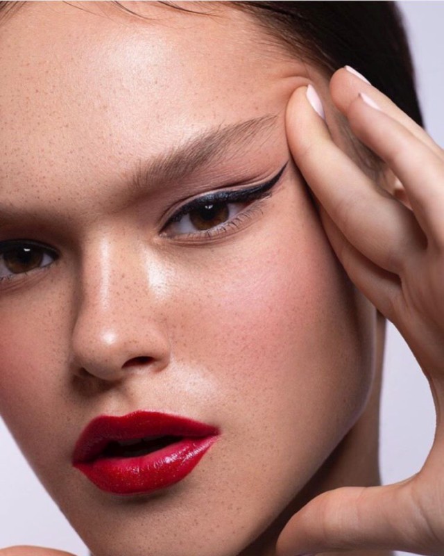 Эффект сияющей кожи