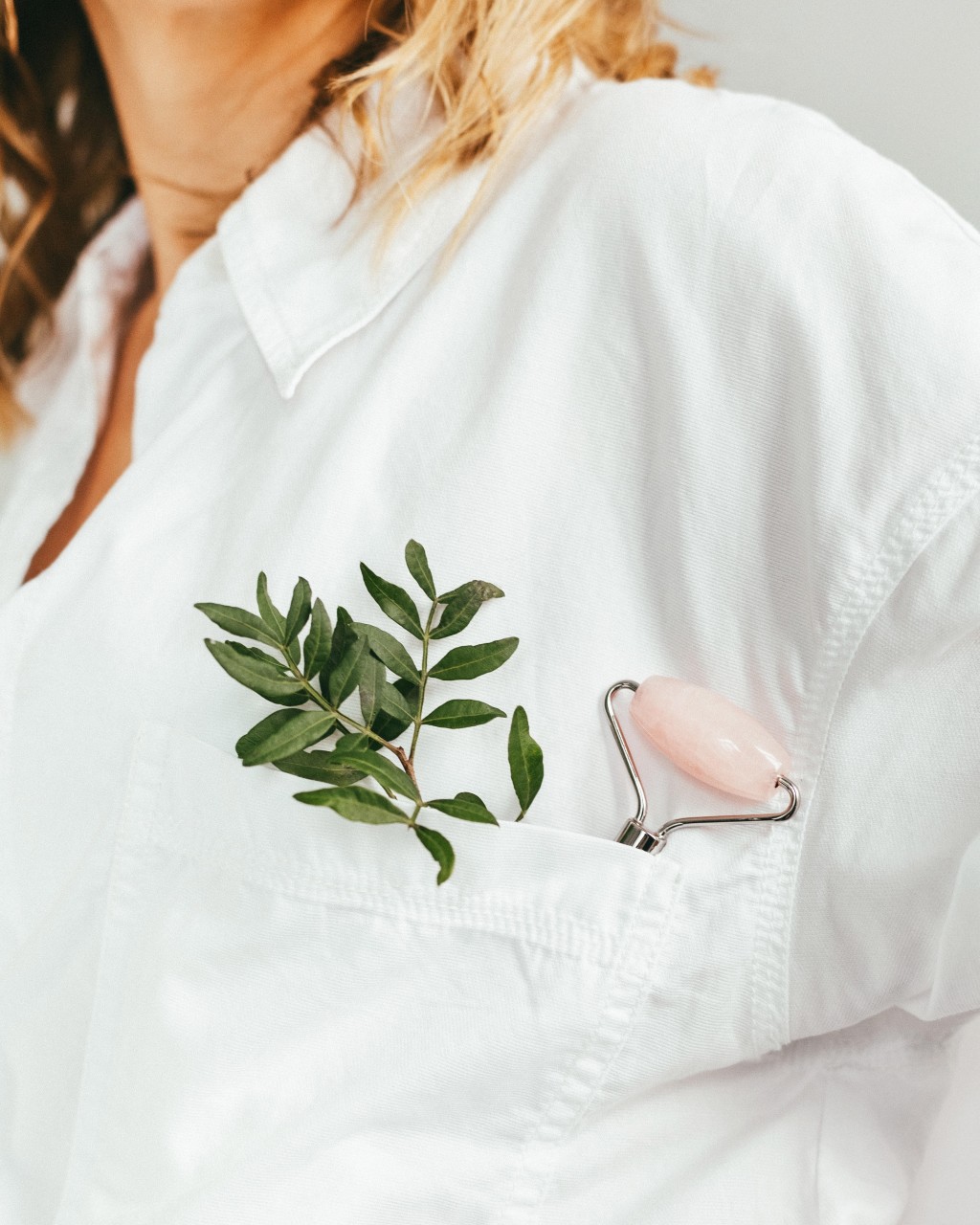 Бьюти-тренд: массажеры для лица из розового кварца