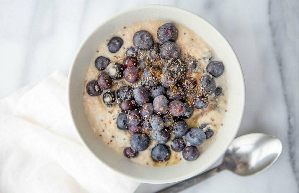 палео-каша с голубикой