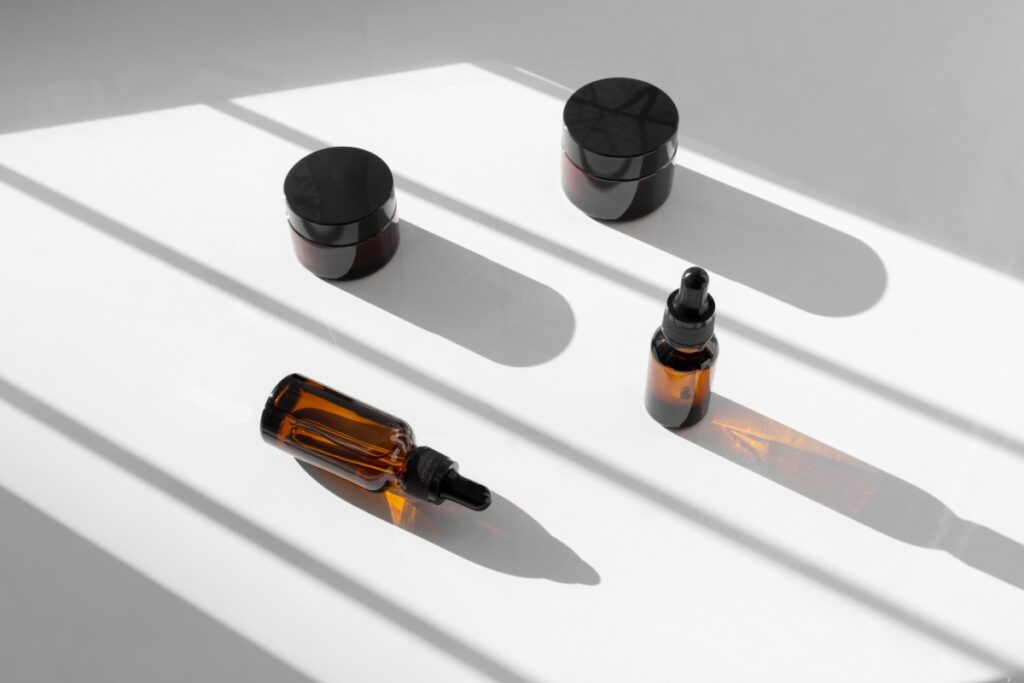 Почему появляются прыщи на подбородке и как от них избавиться