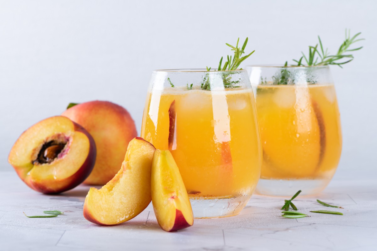 Персиковый пунш с бурбоном