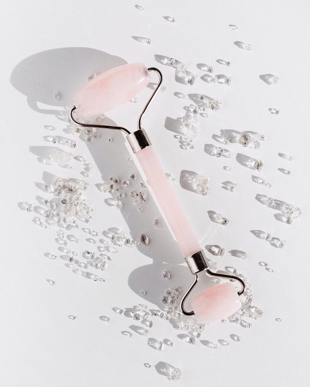 Бьюти-тренд: массажеры для лица из розового кварца