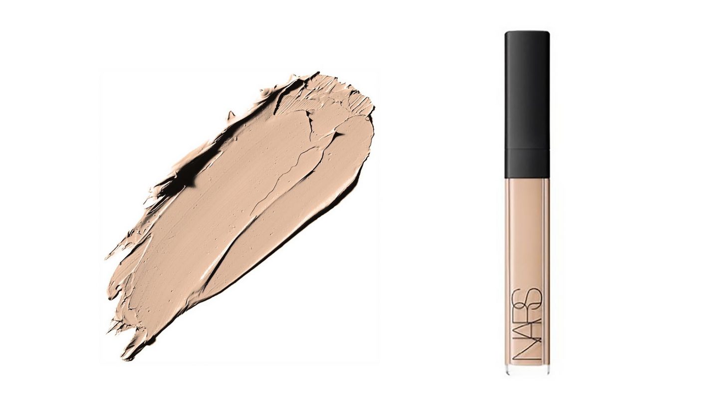 Как правильно скрыть прыщи и синяки под глазами