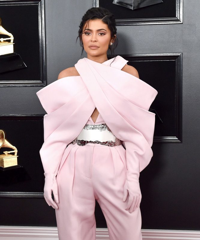 Kylie Cosmetics и Balmain представили совместную коллекцию макияжа