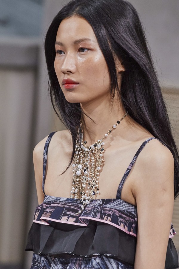 Как повторить макияж с показа Chanel SS'20