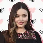 Миранда Керр показывает, как создать сияющую кожи во время беременности (видео)