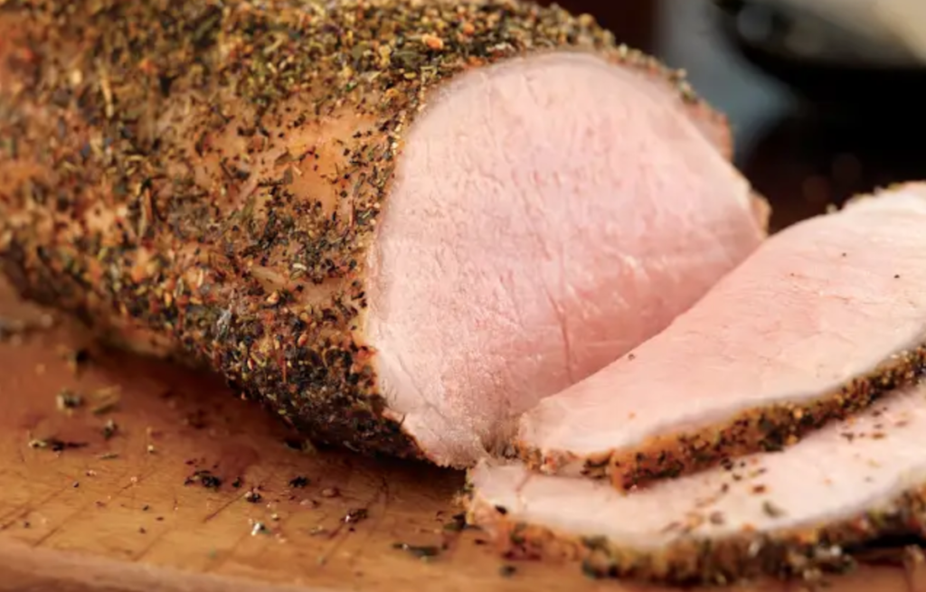 Запечена свиняча корейка в перцевій скоринці