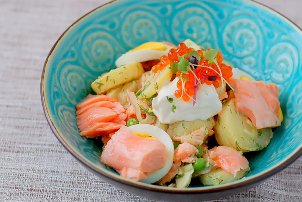 Рецепт олів'є з червоною ікрою та лососем