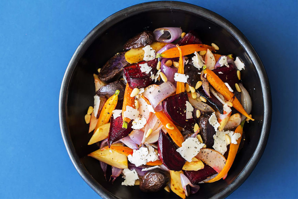 Салат из моркови, свеклы, картофеля, репы и феты