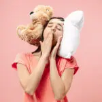 Почему возникает бессонница: 8 главных причин