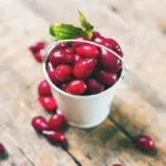 Универсальная ягода: полезные свойства кизила