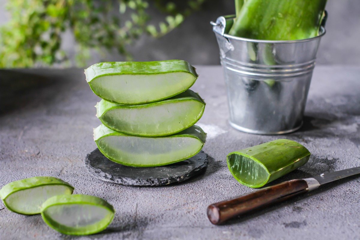 Освітлювальна маска з алое і куркумою