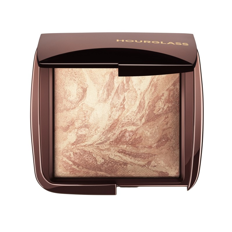 Hourglass Cosmetics Ambient Lighting Infinity Powderми, если они все очень жирные, и для жирной кожи это слишком? 2.	Нужно ли периодически менять продукты домашнего ухода, если все подходит? То есть, имеет ли место привыкание? 3.	Вопрос от косметолога – Если я работаю на себя, и нет возможности купить аппарат для диагностики кожи лица, как поступить? 4.	Может ли тип кожи измениться в течение жизни, например, из жирной в нормальную? 5.	Можно ли обмануть природу и изменить тип кожи? 6.	Какой тип кожи с розацеа? 7.	Клещ демодекс бывает только у жирного типа кожи? 8.	Можете ли вы порекомендовать аппарат для диагностики кожи?  9.	Может ли жирная кожа быть обезвоженной?
