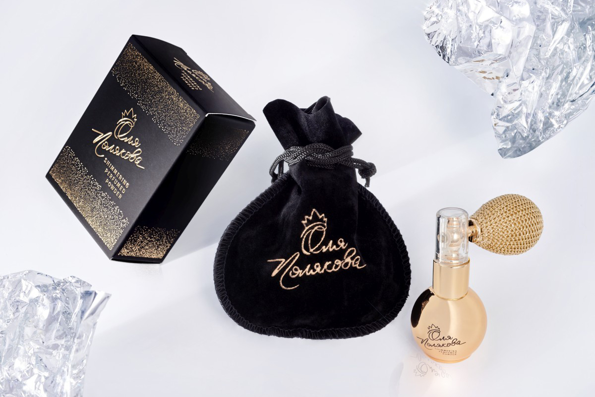 Мерцающая спрей-пудра Shimmering Perfumed Powder от Оли Поляковой