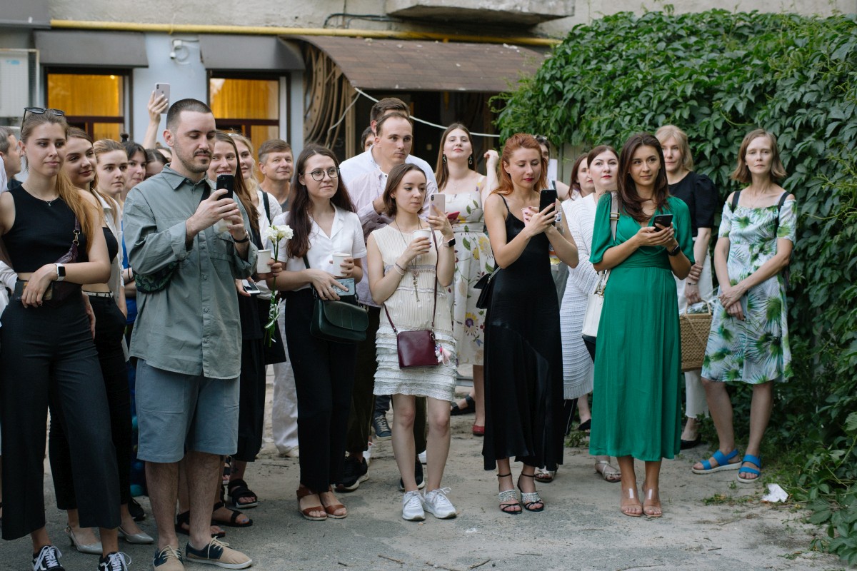 Event: открытие новой картинной выставки Boys by Girls