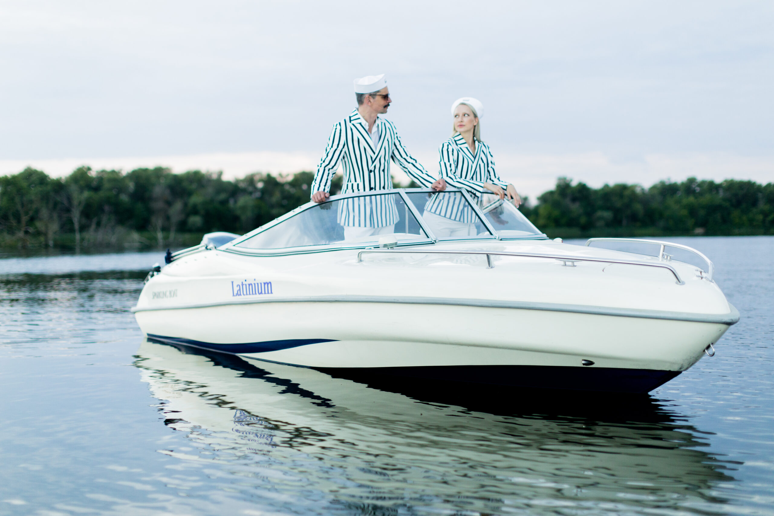 Олимпия Вайтмусташ и Алексей Гладушевский в кампейне Sparkling Boat Kyiv