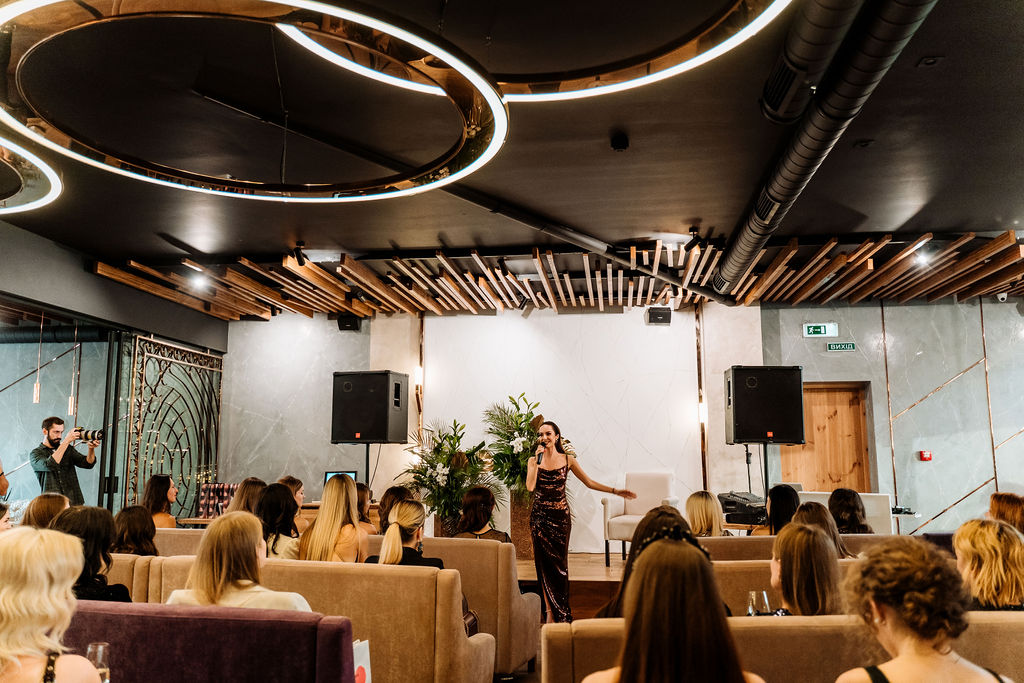 Кристина Горняк представила мотивационное пространство для девушек ORA