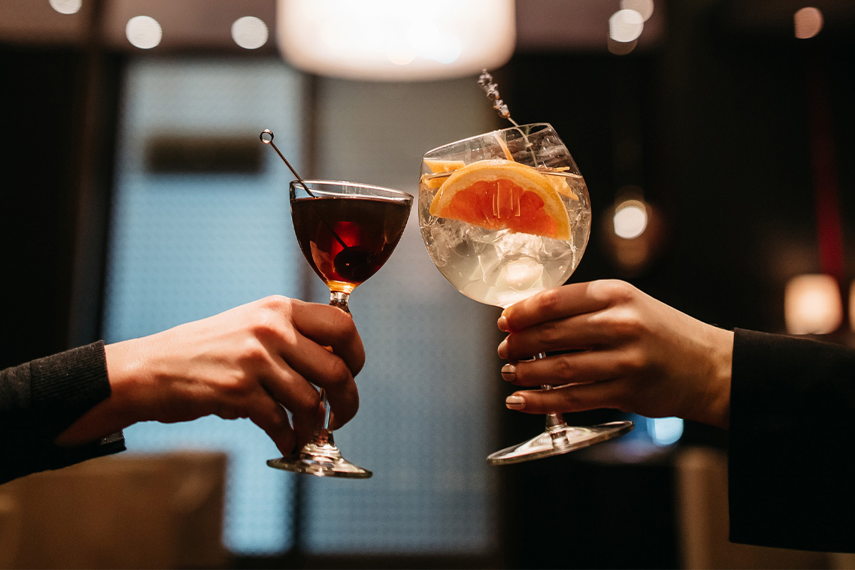 H bar в отеле Hilton Kyiv: невероятные коктейли и четыре кухни мира