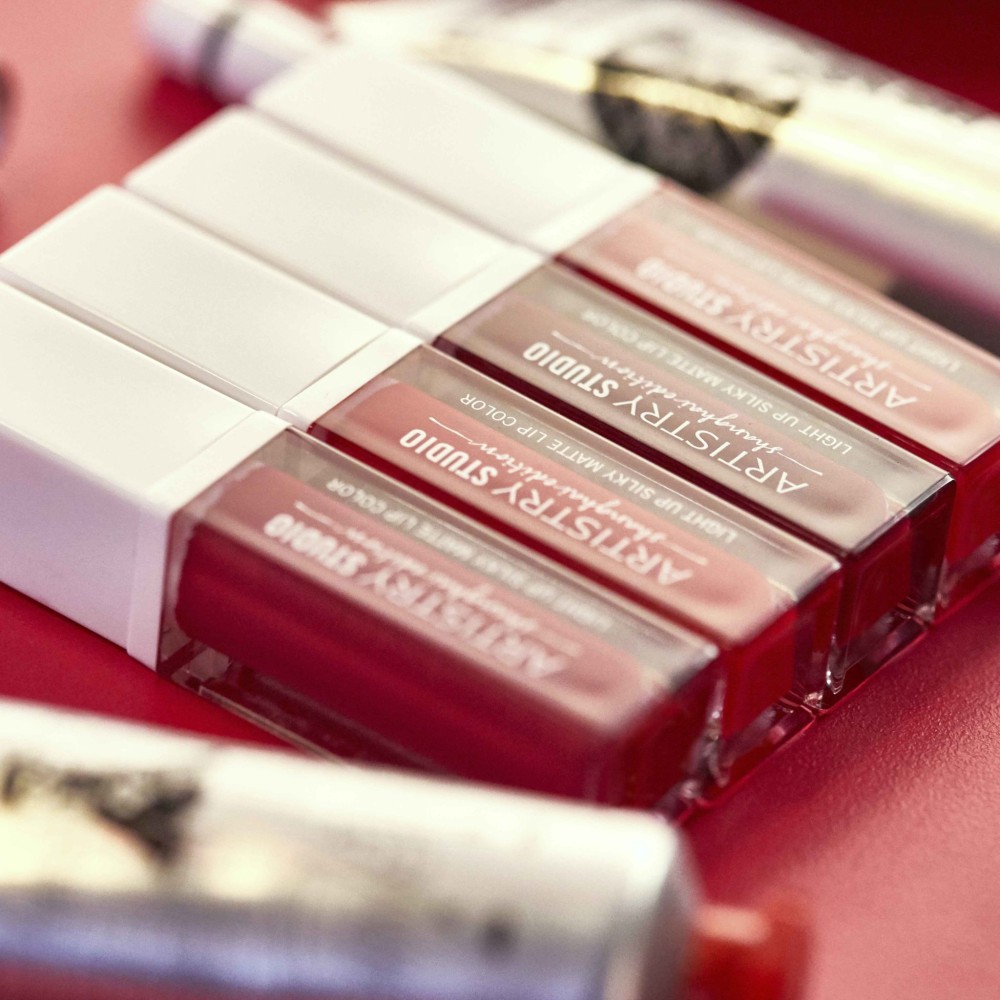 Матовая помада с подсветкой