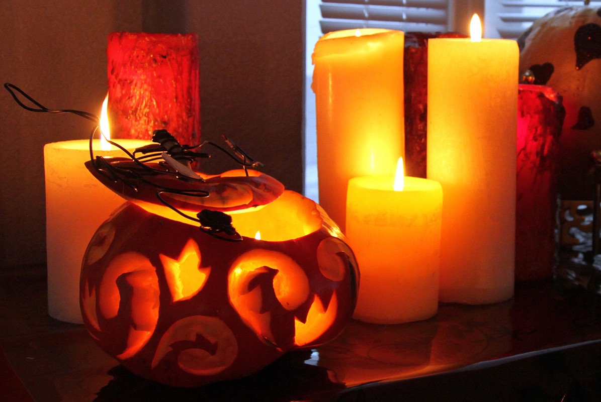 Хэллоуин 2020: “светильник Джека”, тыквы с цветами и декораторы