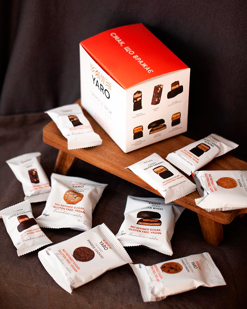 Веганські солодощі Sample Box від YARO
