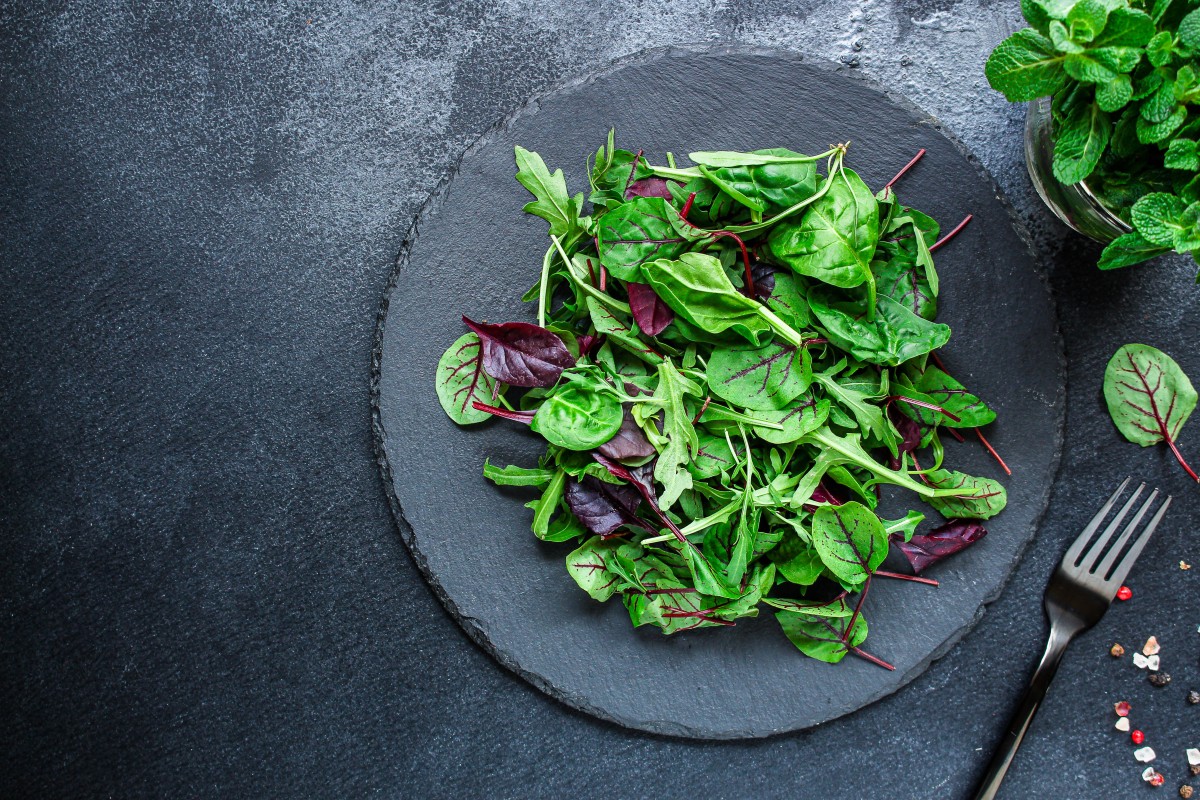 Салат микс зелени