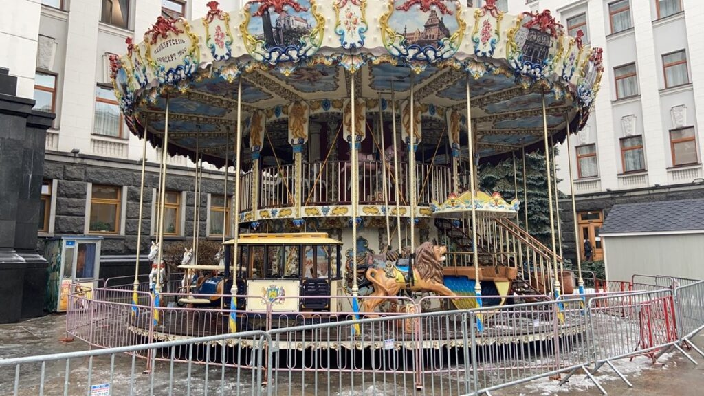 Новорічне містечко на Банковій