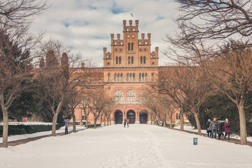 Черновцы куда поехать в Украине на Новый год