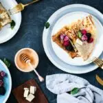 Рецепты блинов к Масленице: базовый, на сыворотке и веганский