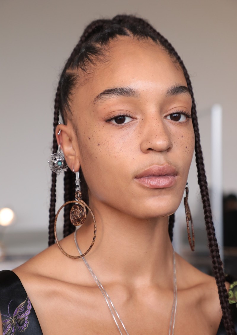 Больше цвета: 10 главных бьюти-трендов весны 2021