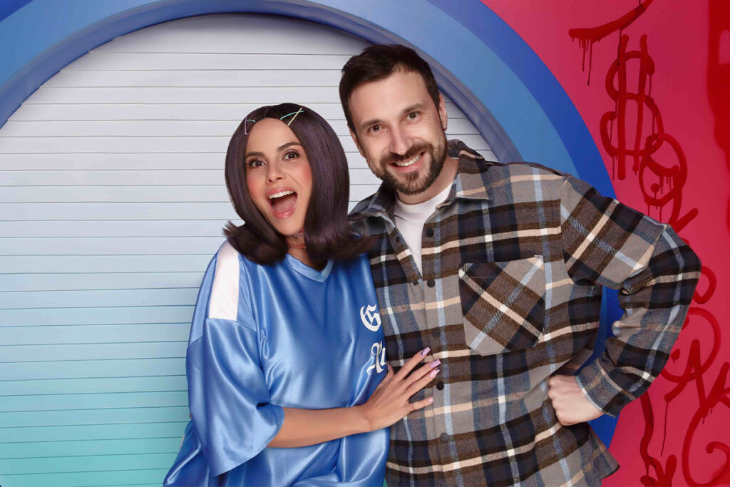 Премьера клипа NK «Девочки рулят»: розовый кадиллак, яркие стрелки и глиттер